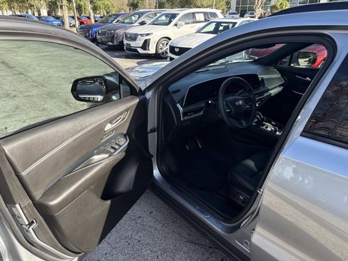 Used 2025 Cadillac XT4 Sport w/ LPO, Floor Liner Package image 18