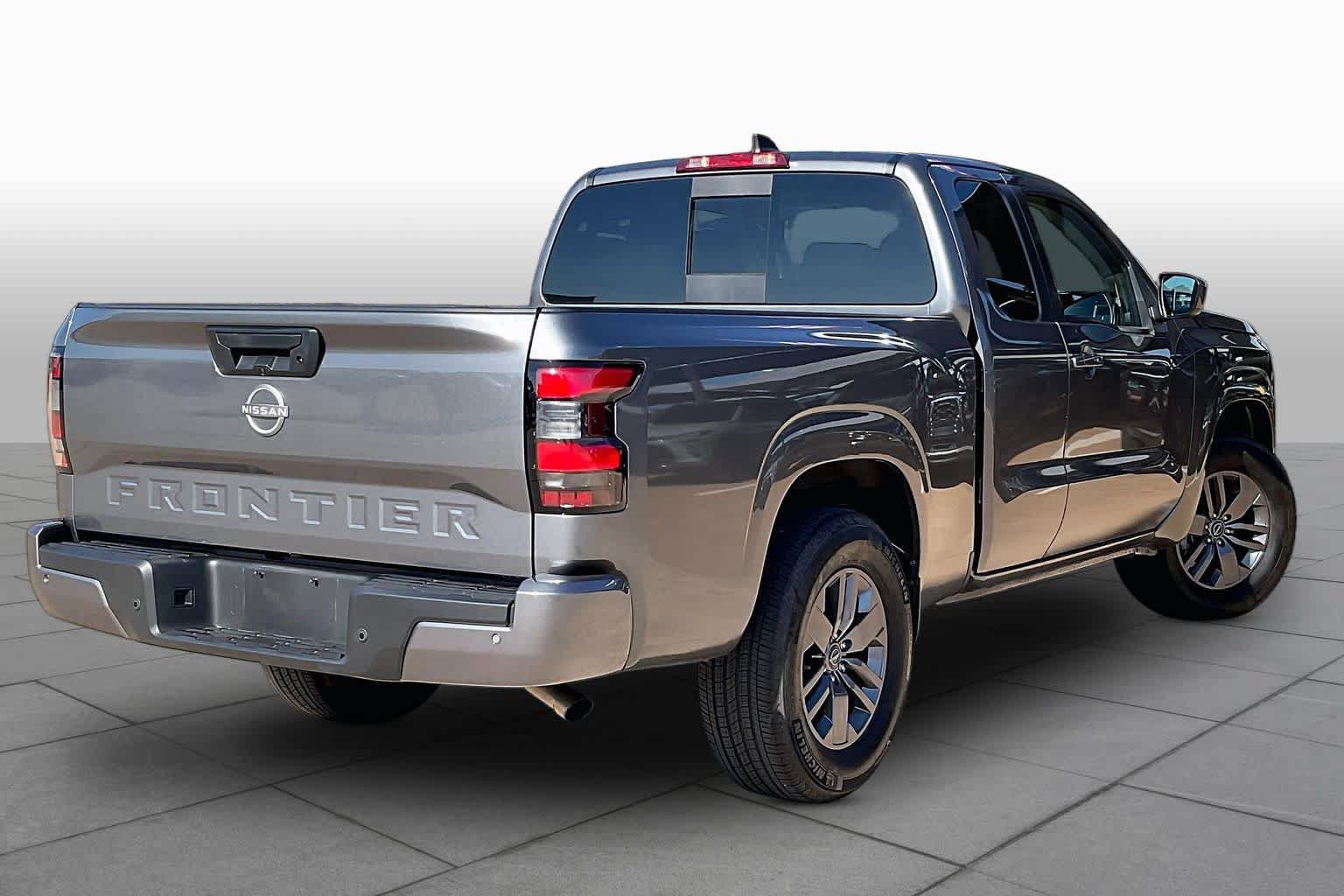 Used 2025 Nissan Frontier SV RWD image 13
