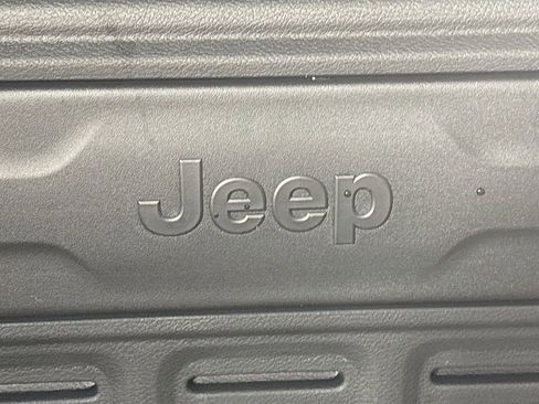 New 2025 Jeep Wrangler Unlimited Rubicon w/ Technology Group AWD/4WD image 24