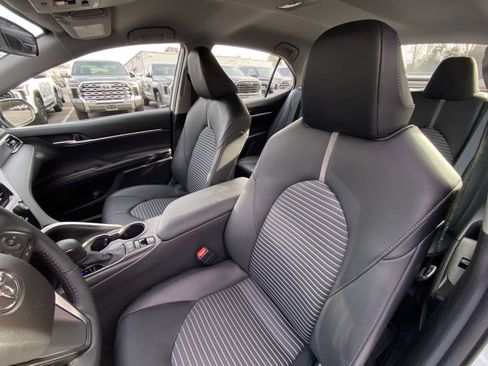 Used 2023 Toyota Camry SE image 25