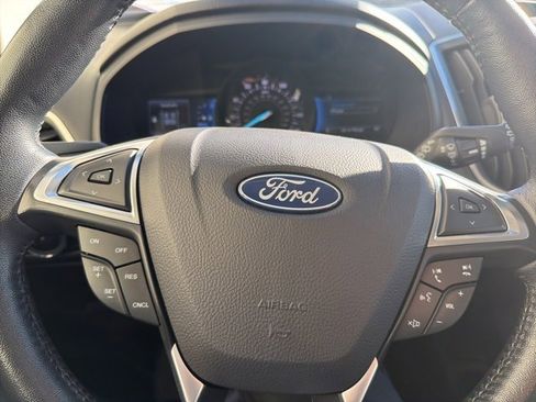 Used 2024 Ford Edge Titanium image 13