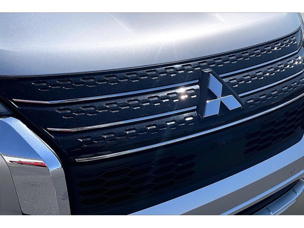 Used 2024 Mitsubishi Outlander SE AWD/4WD image 26