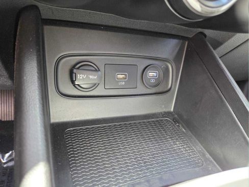 Used 2021 Hyundai Venue SEL FWD image 24