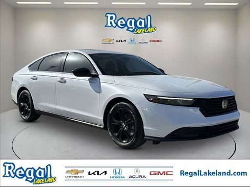 Used 2025 Honda Accord SE image 1