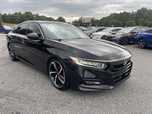 Used 2018 Honda Accord Sport image 6