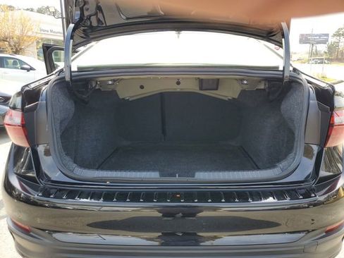 Certified 2025 Volkswagen Jetta Sport image 9