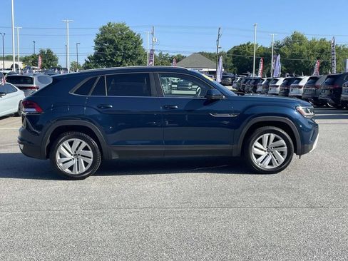 Certified 2021 Volkswagen Atlas Cross Sport SE w/ Panoramic Sunroof Package FWD image 8