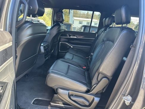 Used 2022 Jeep Wagoneer Series III image 31