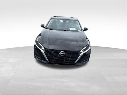 Used 2023 Nissan Altima 2.5 SL FWD image 2