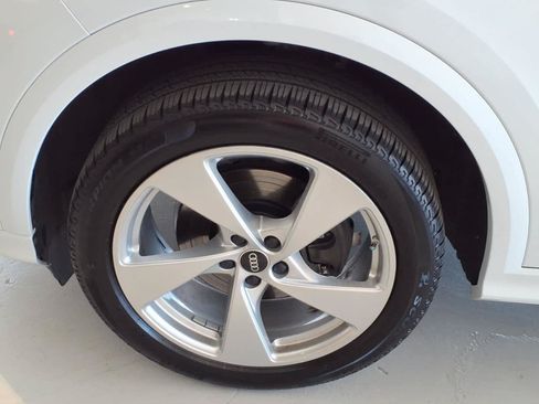 Used 2025 Audi Q5 Premium Plus w/ Premium Plus AWD/4WD image 8