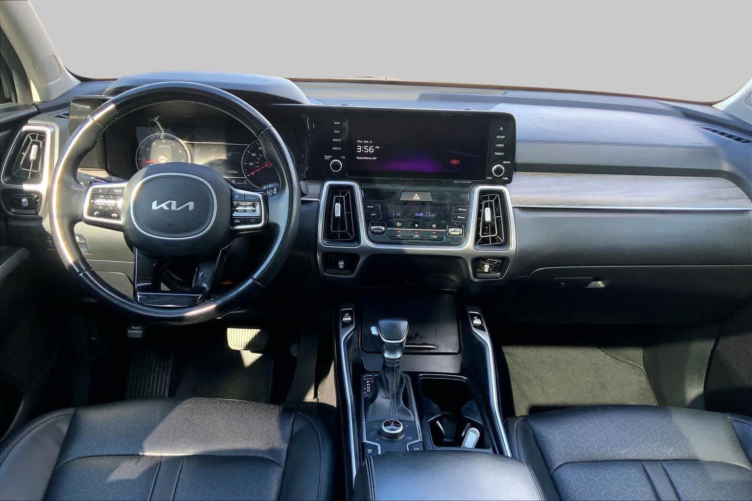Used 2022 Kia Sorento S w/ Panoramic Sunroof Package AWD/4WD image 15
