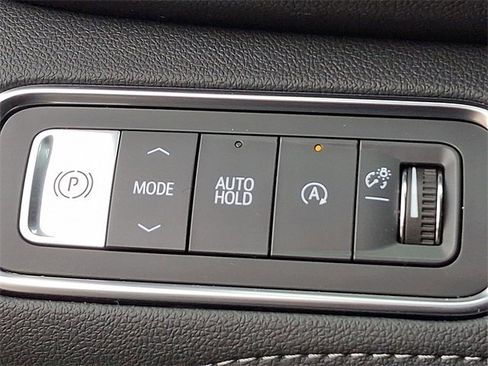 Certified 2025 Buick Enclave Preferred image 25