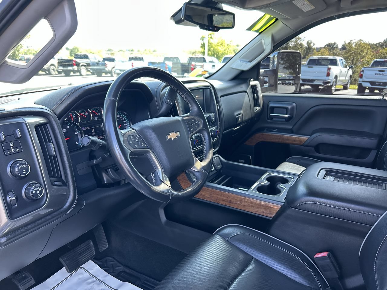 Used 2017 Chevrolet Silverado 2500 High Country w/ Duramax Plus Package AWD/4WD image 25