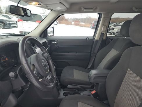 Used 2016 Jeep Patriot Latitude w/ Premium Sound Group image 11
