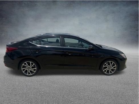 Used 2020 Hyundai Elantra Limited FWD image 11