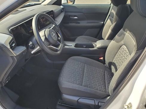 Certified 2025 Nissan Kicks SV image 14