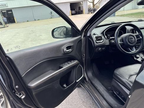 Used 2018 Jeep Compass Limited image 5