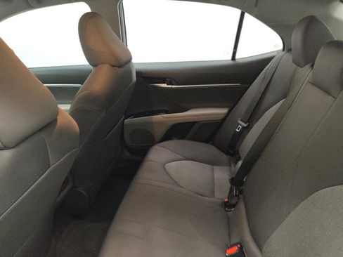 Used 2018 Toyota Camry FWD image 18
