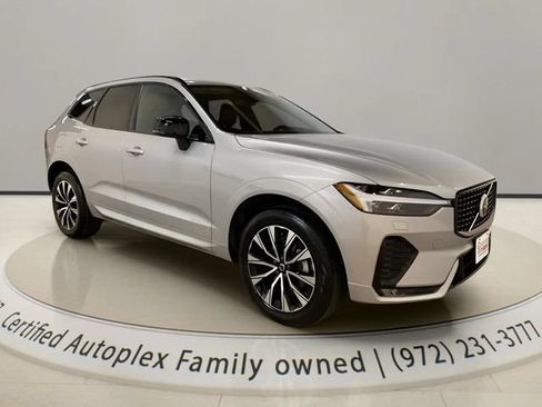 Used 2025 Volvo XC60 B5 Core AWD/4WD image 7