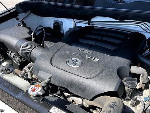 Used 2018 Toyota Tundra Limited w/ Limited Premium Package AWD/4WD image 34