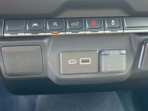 Used 2023 Chevrolet Silverado 1500 Custom image 22