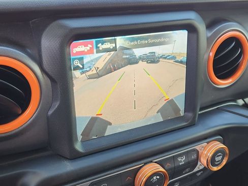 Used 2022 Jeep Gladiator Mojave w/ Trailer Tow Package image 9