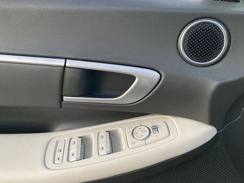 Used 2025 Hyundai Sonata SEL FWD image 12