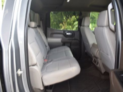 Used 2021 Chevrolet Silverado 1500 LT w/ Z71 Off-Road Package AWD/4WD image 15
