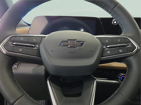 New 2026 Chevrolet Equinox ACTIV w/ Convenience Package III FWD image 24