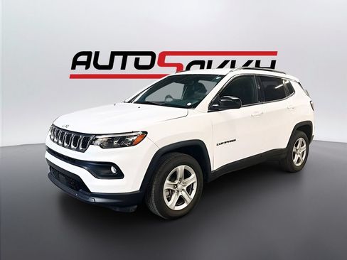 Used 2024 Jeep Compass Latitude w/ Altitude Special Edition AWD/4WD image 3
