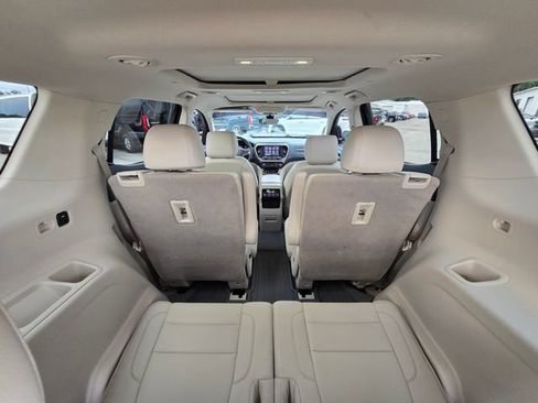 Used 2023 GMC Acadia Denali w/ Denali Ultimate Package FWD image 15