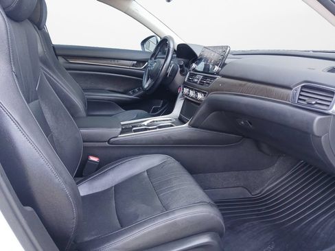 Used 2020 Honda Accord Touring image 24
