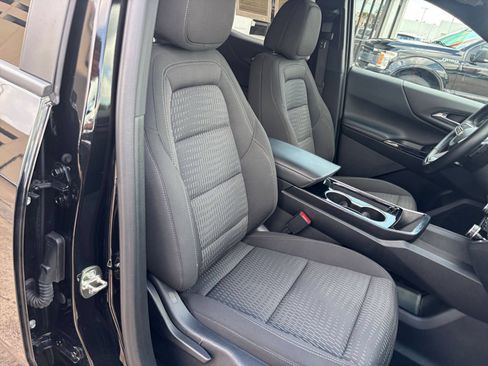 Used 2025 Chevrolet Equinox LT FWD image 36
