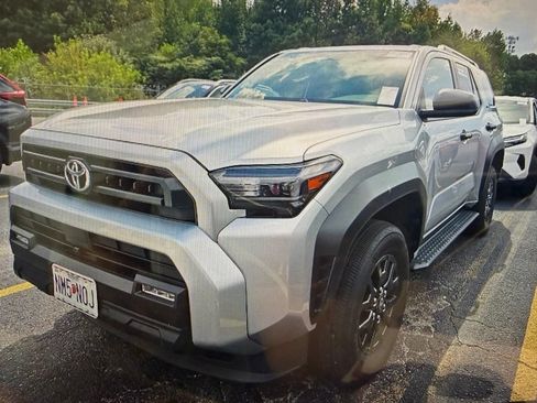 Used 2025 Toyota 4Runner SR5 AWD/4WD image 2