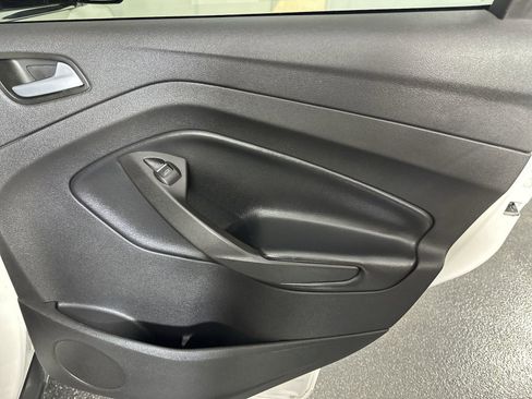 Used 2019 Ford Escape SEL image 35