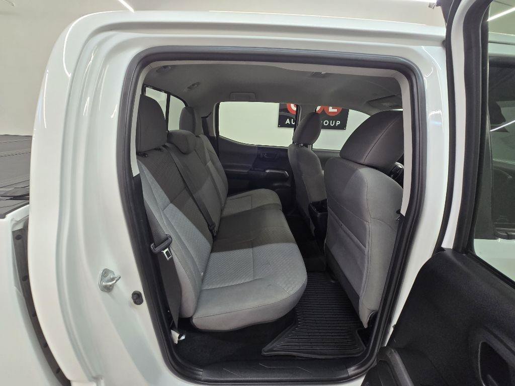 Used 2021 Toyota Tacoma SR5 AWD/4WD image 16