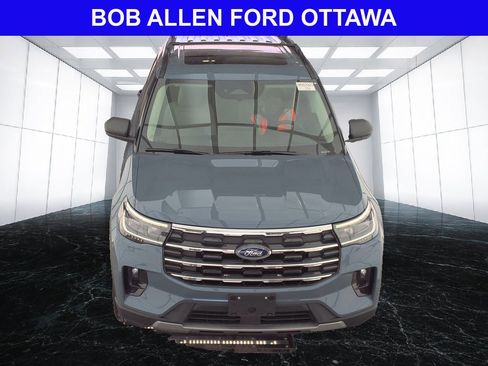Used 2025 Ford Explorer Active w/ Active Comfort Package AWD/4WD image 2