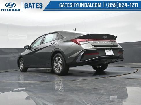 New 2026 Hyundai Elantra SE FWD image 41