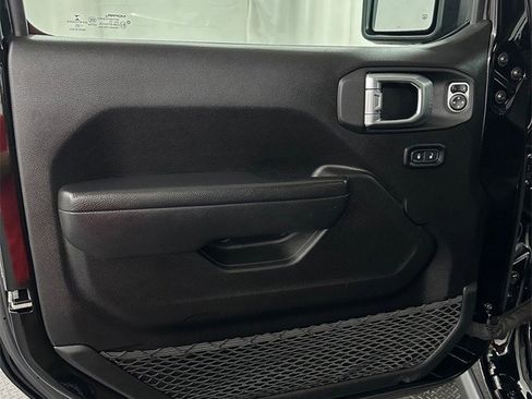 Used 2022 Jeep Wrangler Unlimited Willys image 8