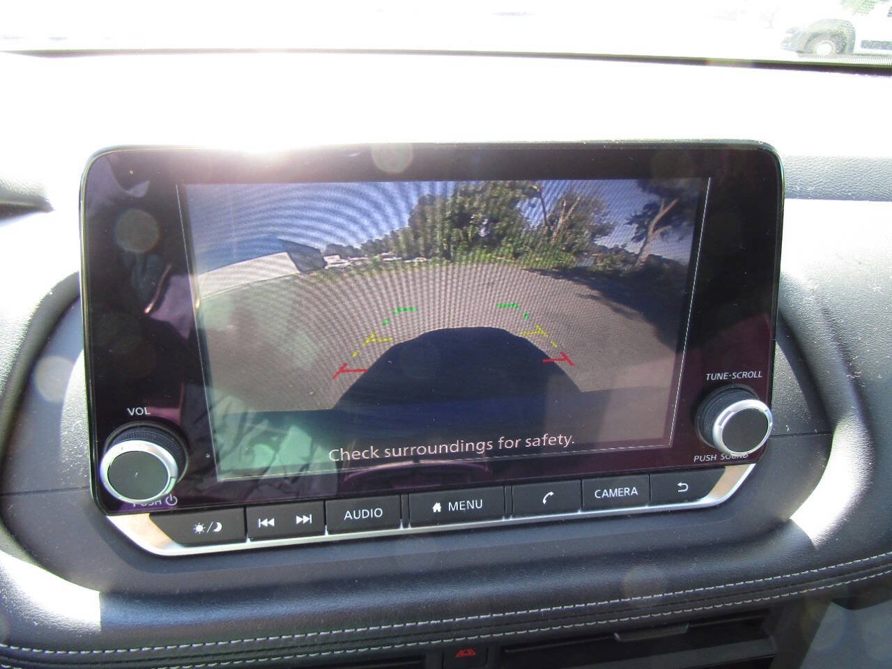 Used 2024 Nissan Rogue S AWD/4WD image 13