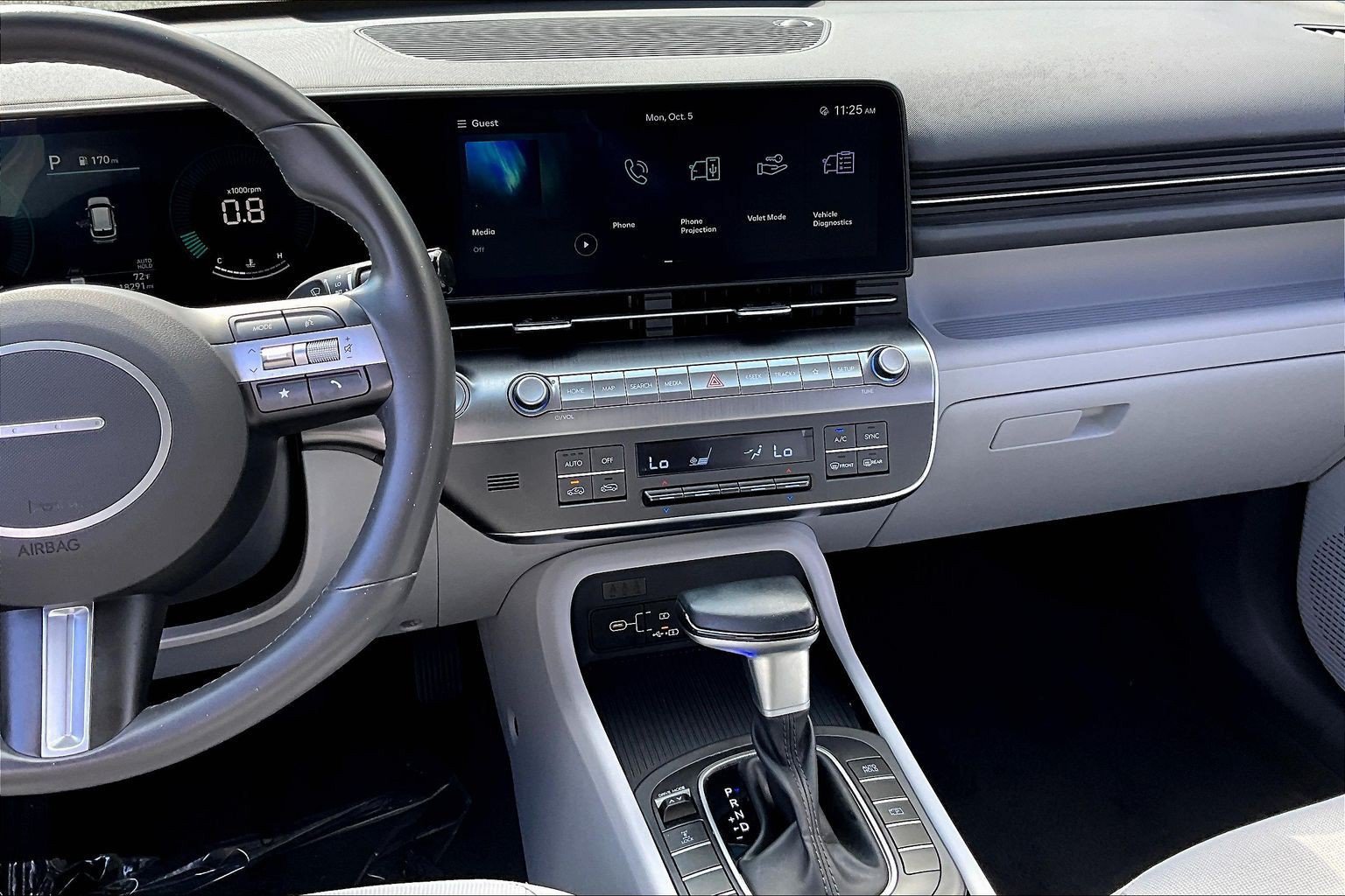 Used 2025 Hyundai Kona SEL AWD/4WD image 8