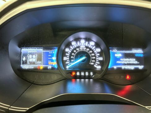 Used 2022 Ford Edge SEL w/ Convenience Package image 14