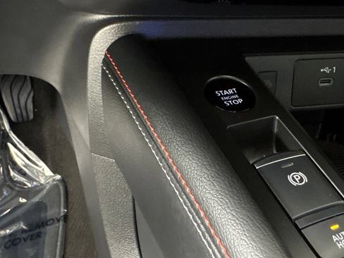 Certified 2025 Nissan Kicks SR FWD image 30