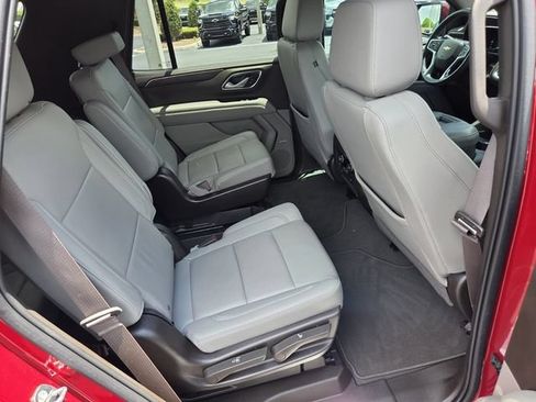 Used 2022 Chevrolet Tahoe LT w/ Luxury Package RWD image 17