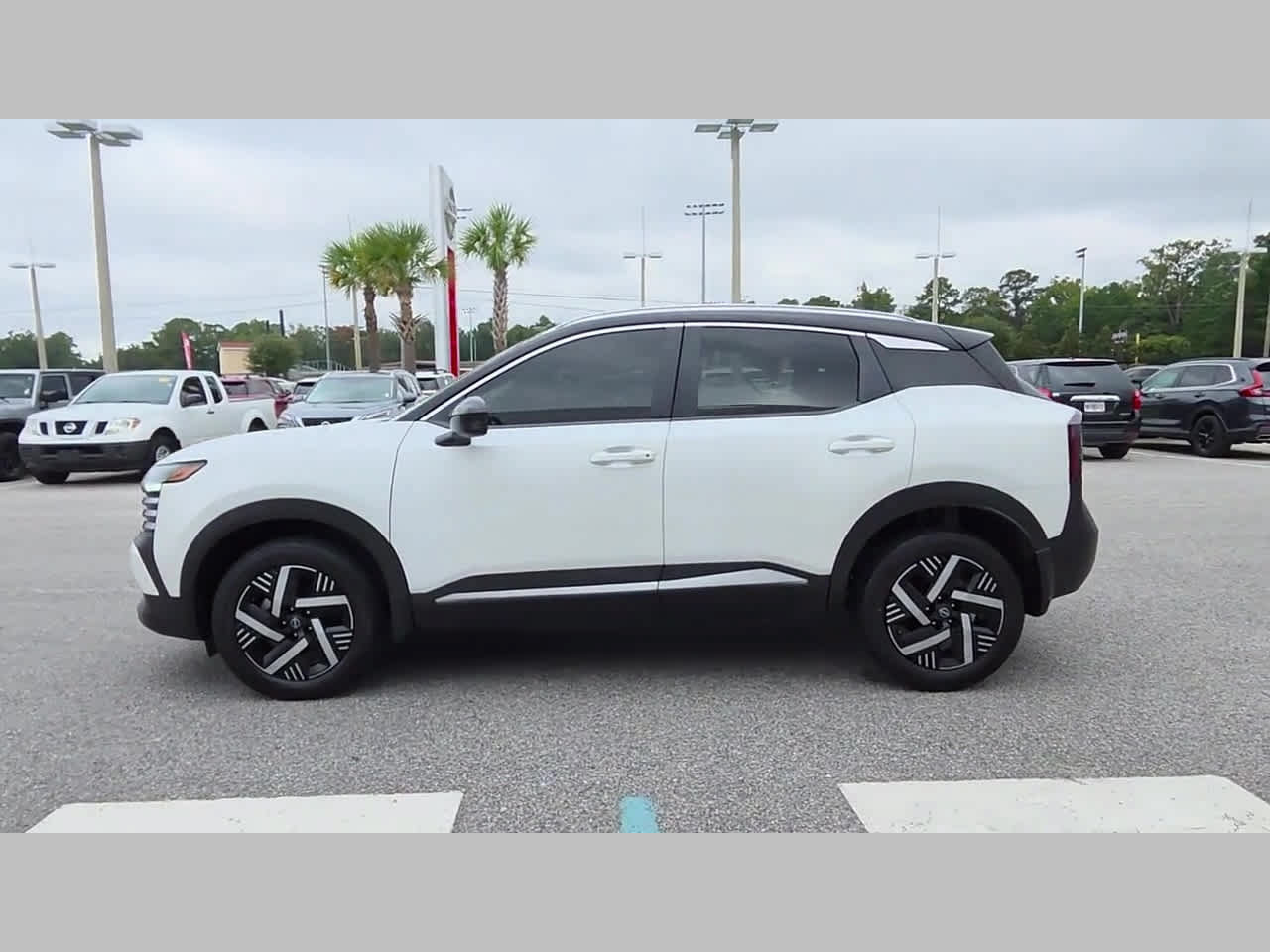 Used 2026 Nissan Kicks SV FWD image 28