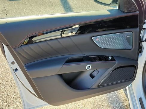 New 2026 Maserati Grecale Modena image 19