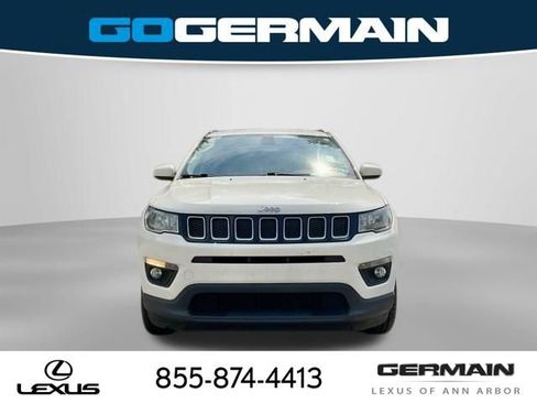 Used 2018 Jeep Compass Latitude w/ Cold Weather Group AWD/4WD image 11