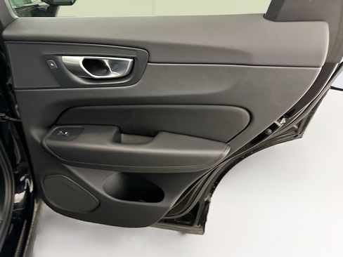 Used 2024 Volvo XC60 B5 Plus image 33