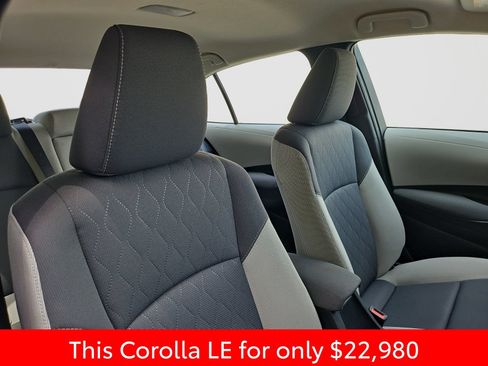 Used 2025 Toyota Corolla LE FWD image 18