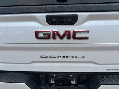 Used 2022 GMC Sierra 2500 Denali w/ Denali Ultimate Package image 10
